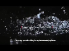 pommeau de douche tenu dans la main de bâti du mur 10-Spray en Matte Black