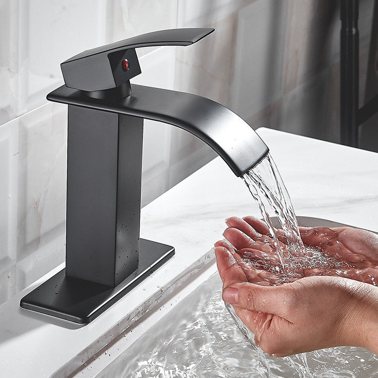 Mélangeur simple de bassin de poignée de trou simple de cascade de l'acier inoxydable SUS304 en Matte Black Chrome Brushed Grey