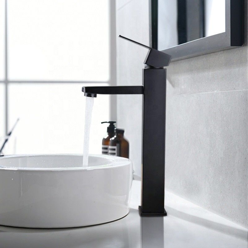Mélangeur simple de bassin de poignée de trou simple de navire de l'acier inoxydable SUS304 dans Chrome Matte Black Gold Sn
